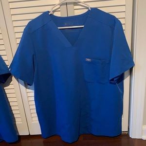 Selling Figs Men’s Scrub Top (3 Pockets)